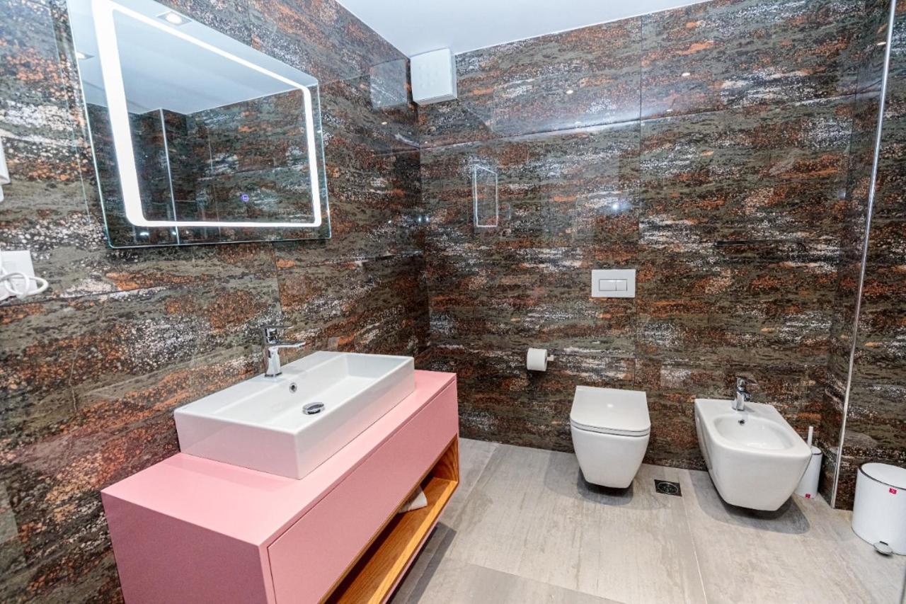 Hakuna Matata Residence & Apartments Vlorë エクステリア 写真