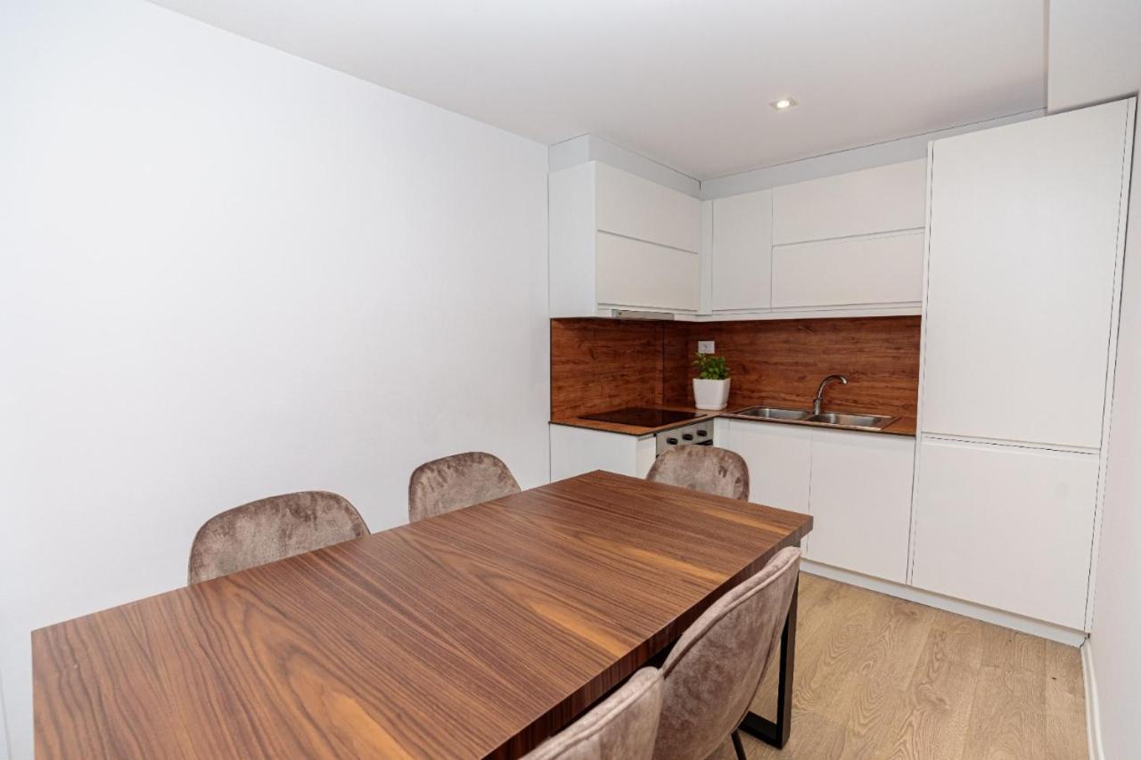 Hakuna Matata Residence & Apartments Vlorë エクステリア 写真